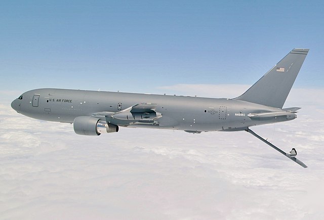 640px-KC-46_Pegasus_prepares_to_refuel_C-17_%2528cropped%2529.jpg