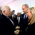 Netanyahu y Abbas se estrechan las manos en el funeral de Shimon Peres (vídeo)