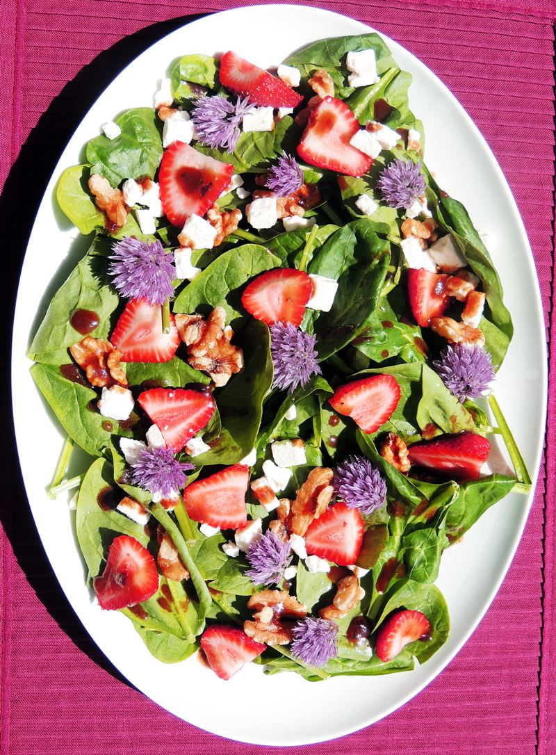 Spinach and Strawberry Salad with Blackberry Balsamic Vinaigrette from www.bobbiskozykitchen.com