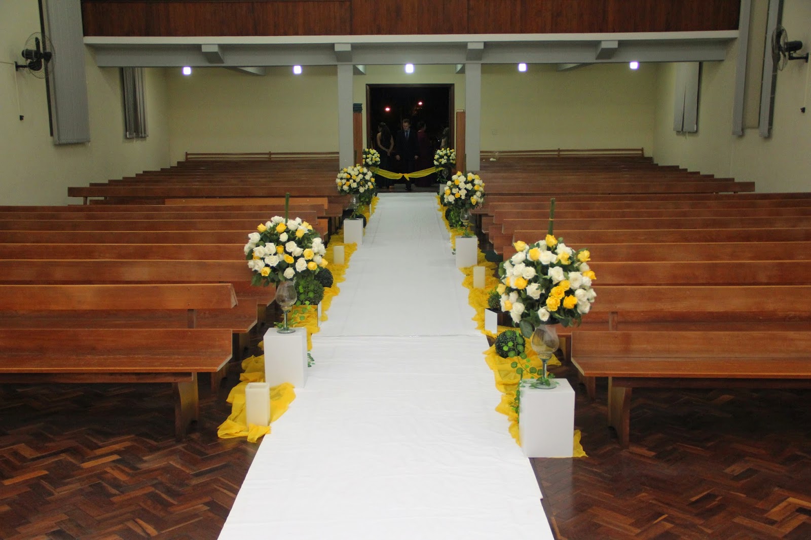 Decoração para casamento,decoração em Joinville,decoração,decorações,fotos de decoração,decoração para bodas de casamento,decoração para eventos,decoração para festas,decorações,decoração de mesas e cadeiras,decoração de salão de festas,decoração de igrejas,decorações em Joinville,buquês de noiva,decoração de estúdio,decoração de arranjos de mesa e igreja,maiores informações no fone: 47-30234087 47-30264086 47-99968405...whats