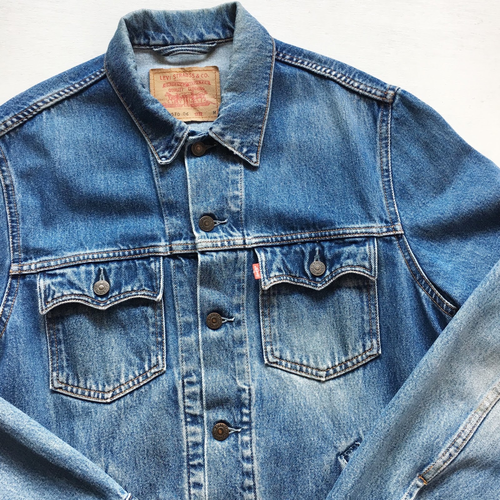 Bluezz&cheeK Used Clothing And Antique store: 1990s Euro Levi's 
