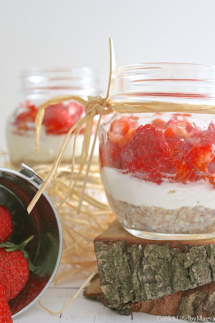 Cook A Life! byMaeva • Petits cheesecakes chèvre frais & fraises en pots { sans cuisson, sans gluten }