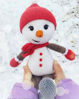 PATRON GRATIS MUÑECO DE NIEVE AMIGURUMI 39691