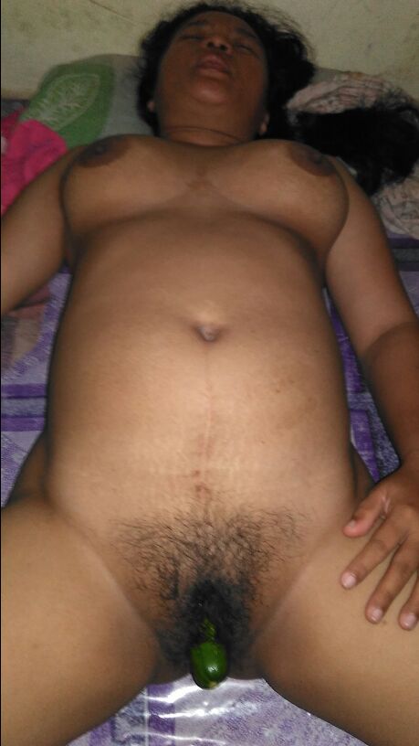 Inem Janda Hot Suka Bugil Telanjang Pamer Memek Masturbasi
