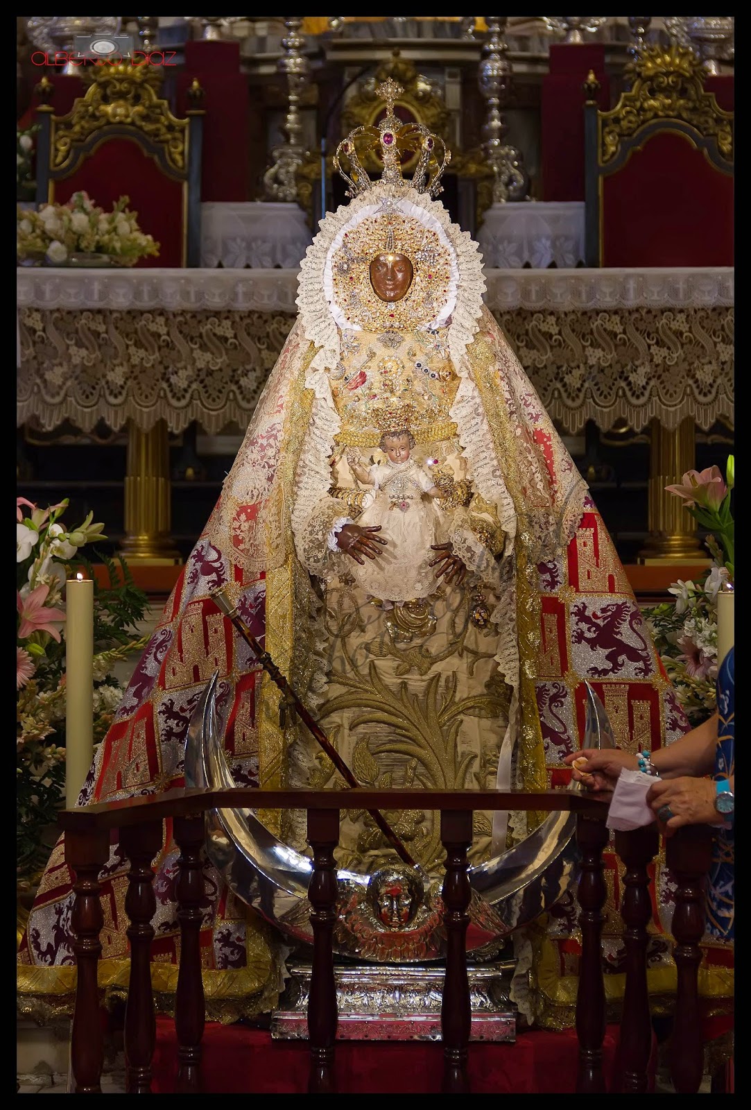 Momentos del Besamanos posterior a su