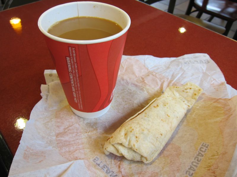 Review Taco Bell Sausage and Egg Burrito