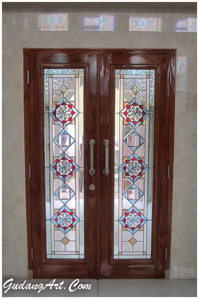  Kaca Patri Sebagai Aksen Pada Pintu Masjid Gudang Art Design