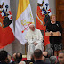 Bachelet recibe al papa con alusiones al conflicto mapuche y niños vulnerados