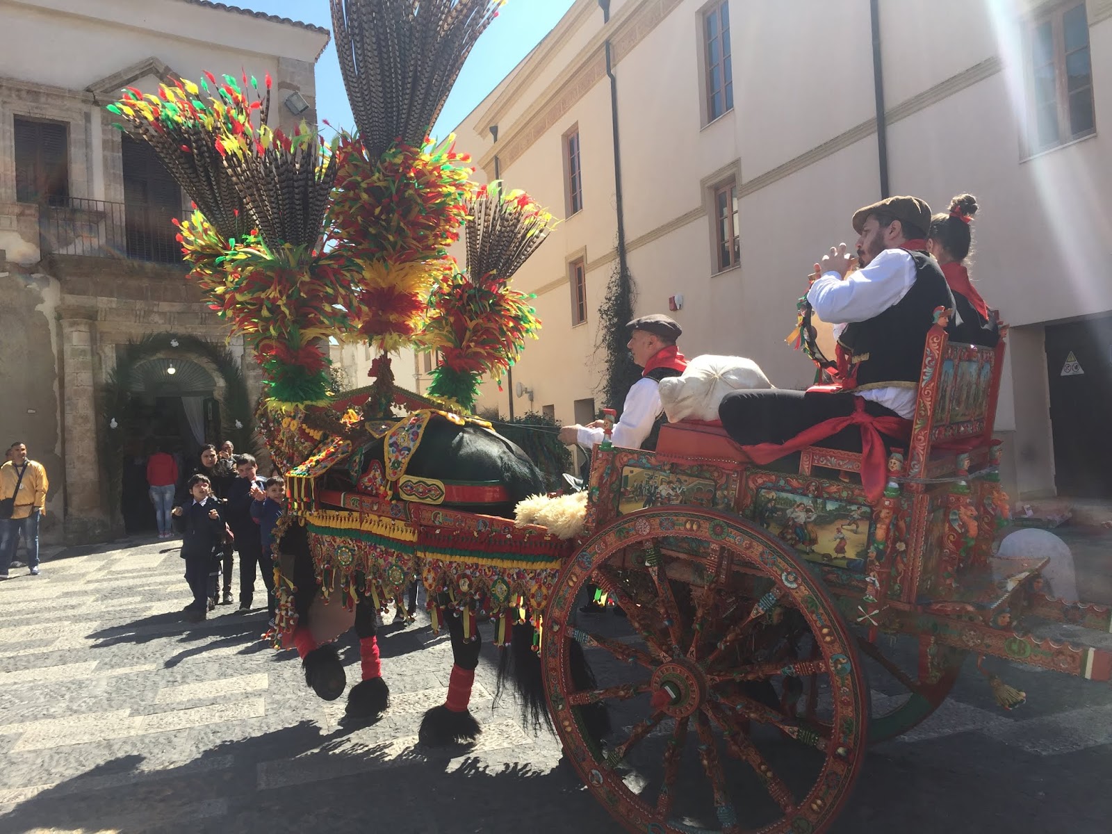 Le cene di San Giuseppe a Gela tradizione e religiosità La sfilata del carretto siciliano nel