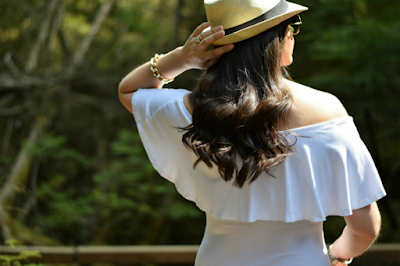 Spring Break Off-the-shoulder top and straw hat