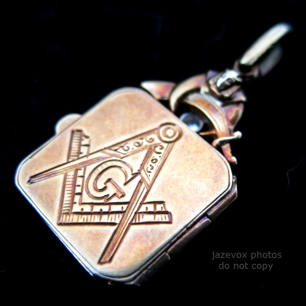 TropicalFEEL ANTIQUE Old MASON MASONIC MASONRY 14K Solid GOLD DIAMOND