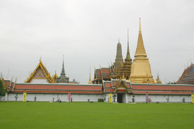 The Emerald Palace in Bangkok ENTRANCE