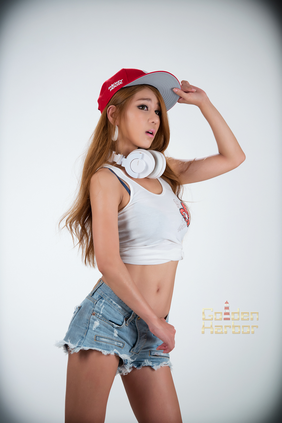 Park Si Hyun In A White Crop Top And Sexy Jean Shorts