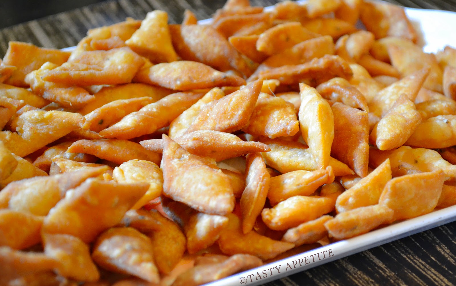 SPICY DIAMOND CUTS RECIPE / SAVORY MAIDA BISCUITS / DIWALI SNACKS RECIPE