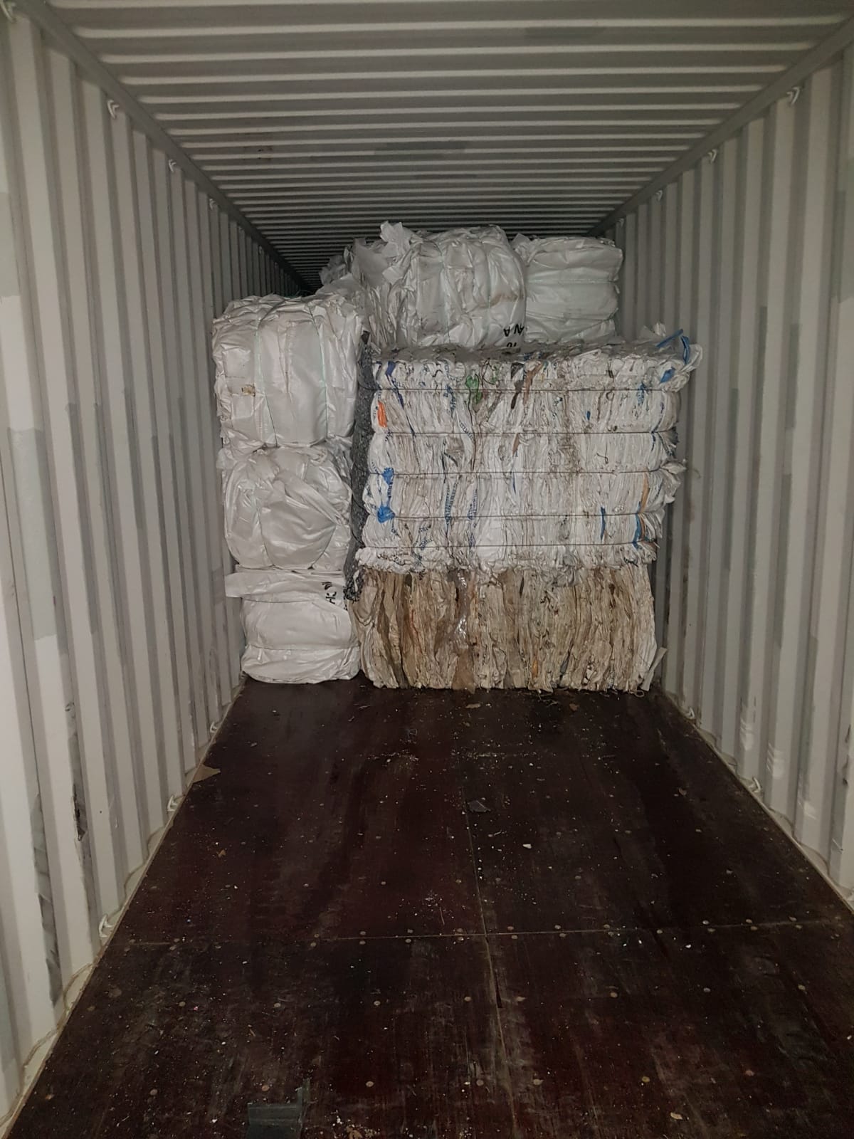 Recycling Plastics PP Jumbo Bags Container Loading Stuffing Photos