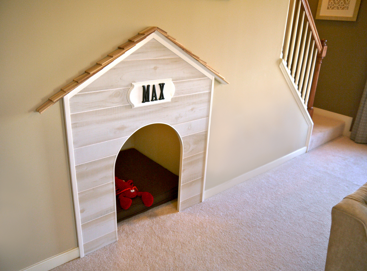 Built+In+Dog+Bed+Under+Stairs.jpg