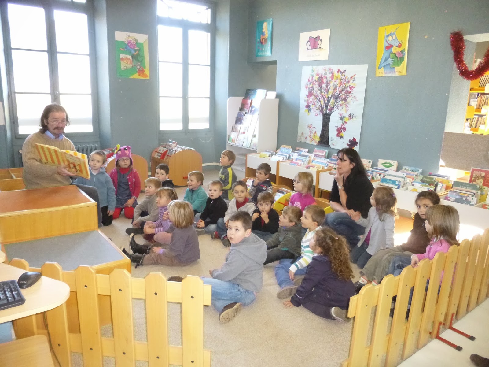 École Sainte Famille Sortie à la bibliothèque en Moyenne Section
