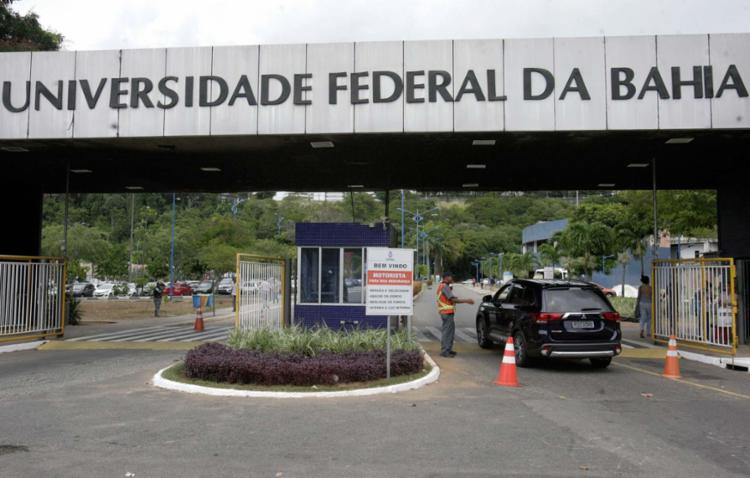 Decisão judicial mantém 'curso sobre o golpe' na Ufba