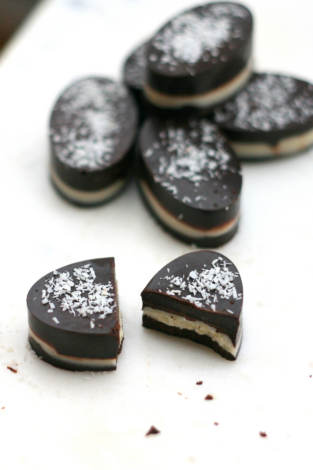 Homemade coconut honey chocolate truffle recipe / Create / Enjoy