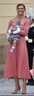 Robe Elie Saab / escarpins Gianvito Rossi