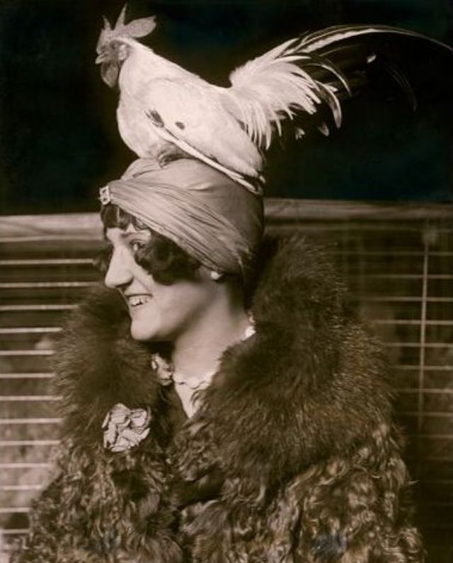 20 Funny Vintage Photos That Can't Be Explained About Women vintage