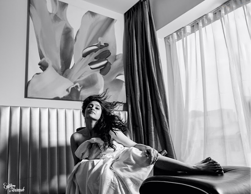 Regina Cassandra Bed Room Photoshoot