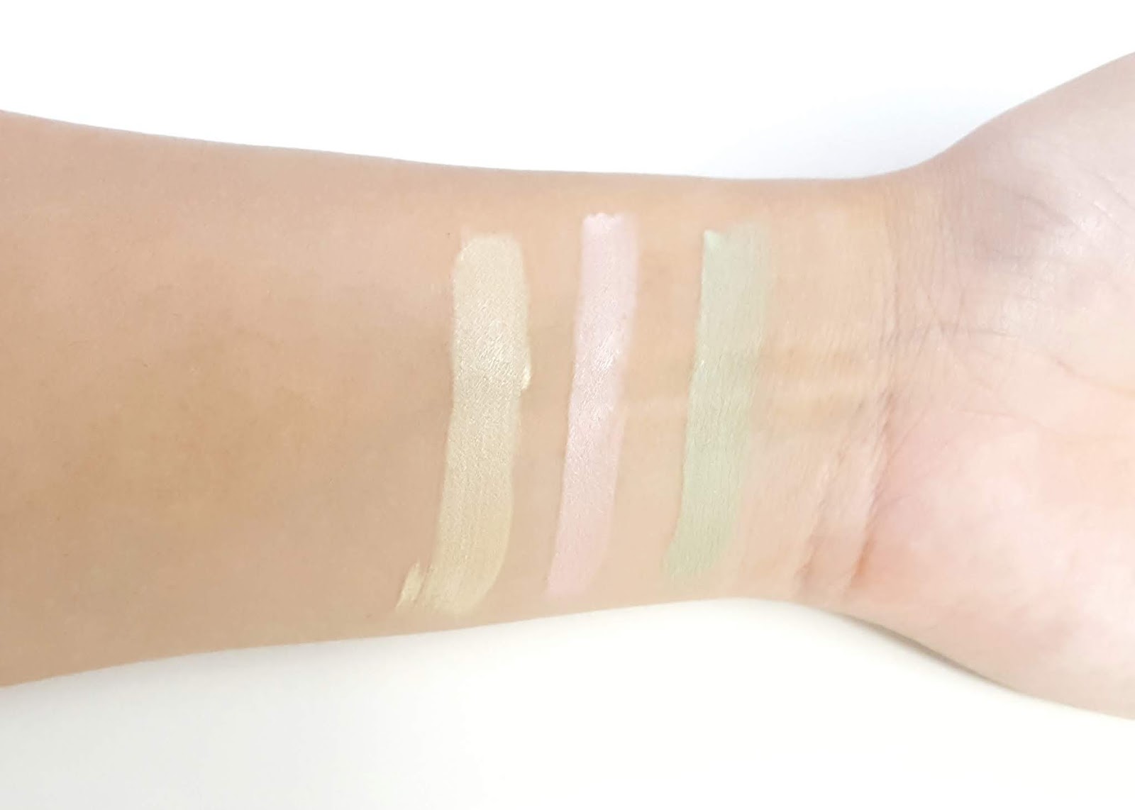 essence colour correcting liquid concealer