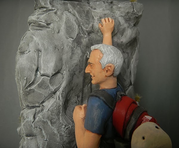 ritratti viso statuette sposini statuine personalizzati sportivi montagna roccia orme magiche