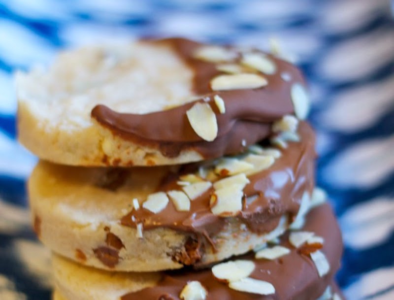 Chocolate Chip Shortbread Cookies with Almond | by Eazy Peazy Mealz