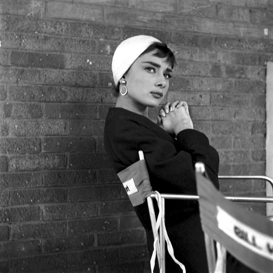 Audrey Hepburn. За кадром фильма «Сабрина» (1954)
