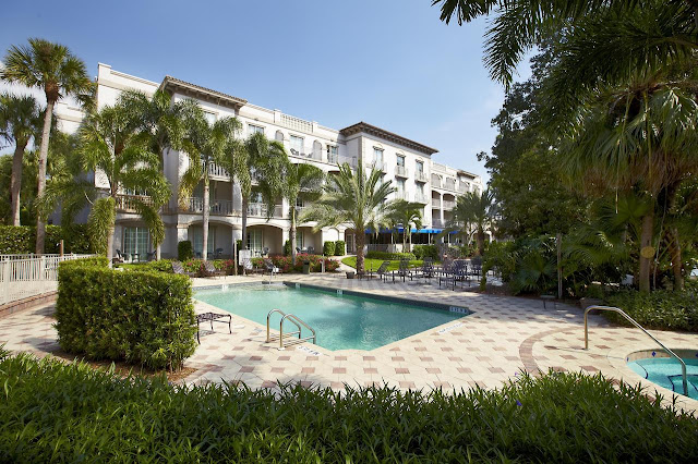 Trianon Bonita Bay Hotel, located on a prime location on the lakefront entrance of Bonita Springs, FL. Book your stay today!