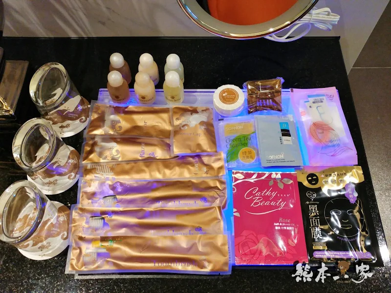 三重江月行館|挑高房型與媲美好樂迪KTV視聽室獨立空間|大窗綠化環境好舒適
