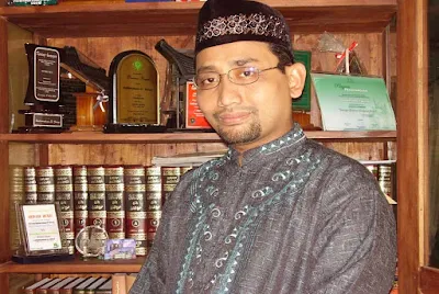 Biografi Habiburrahman El Shirazy, Novelis Motivator Indonesia