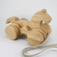 PA24, Wooden Pull along Horse, Lotes Toys