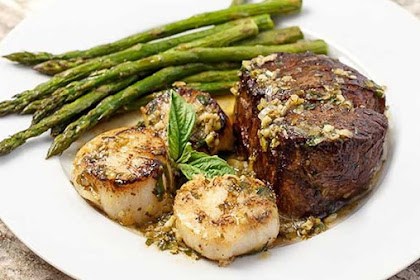 SCAMPI STYLE STEAK & SCALLOPS WITH ROASTED ASPARAGUS
