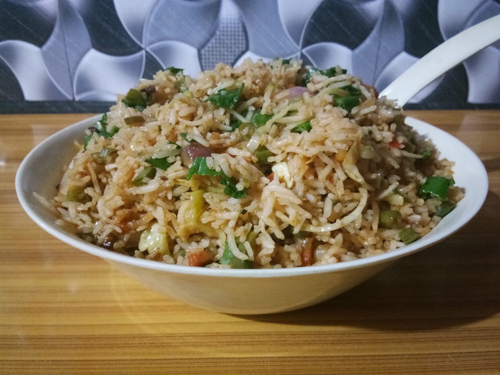 Ritu's yummy kitchen: Burnt Garlic Fried Rice