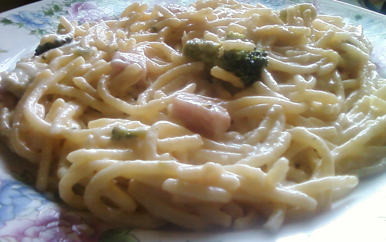 Cooking With Sugar Spaghetti and Ham Alfredo for Kids