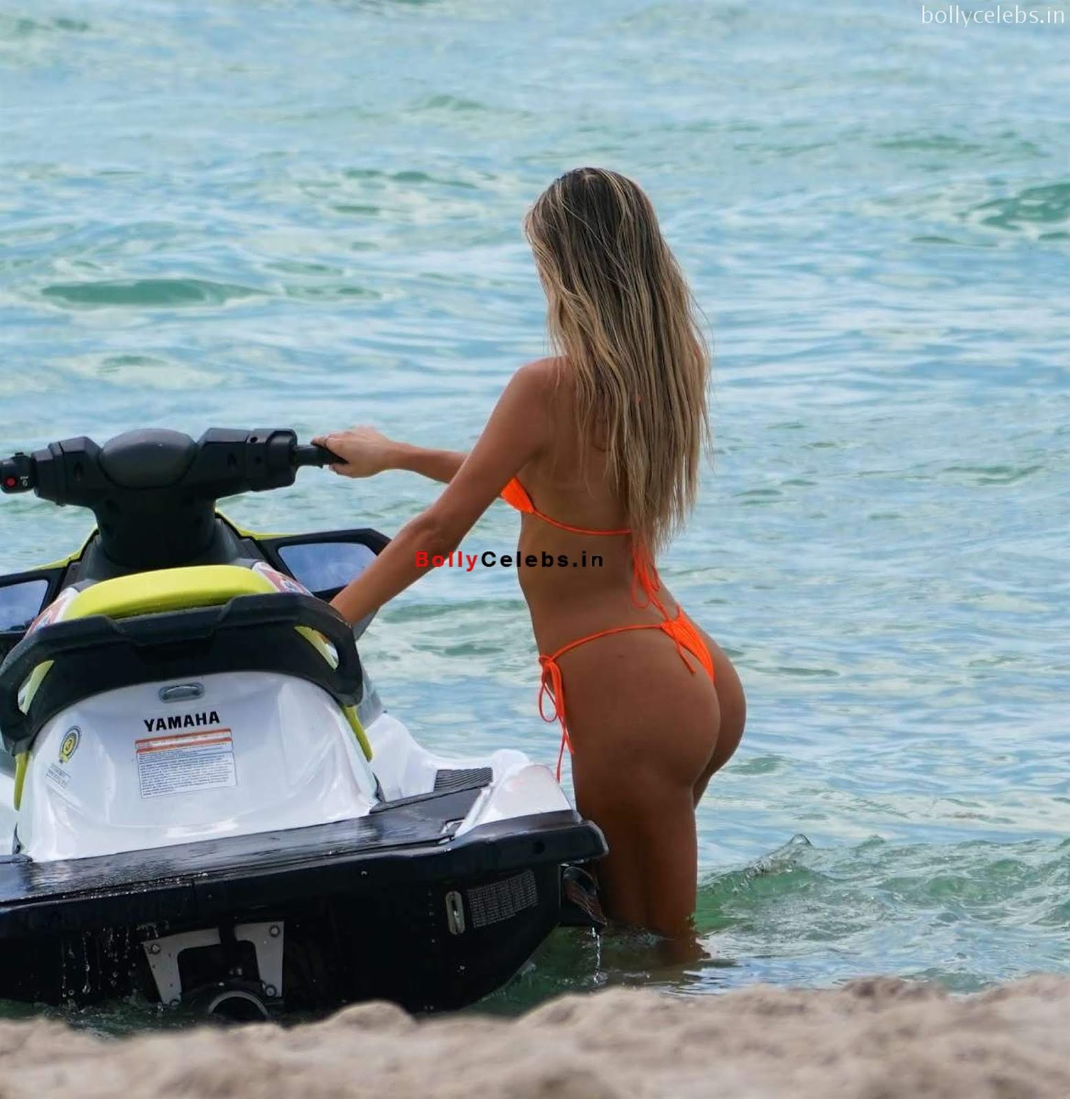 Tiny Hot Asses