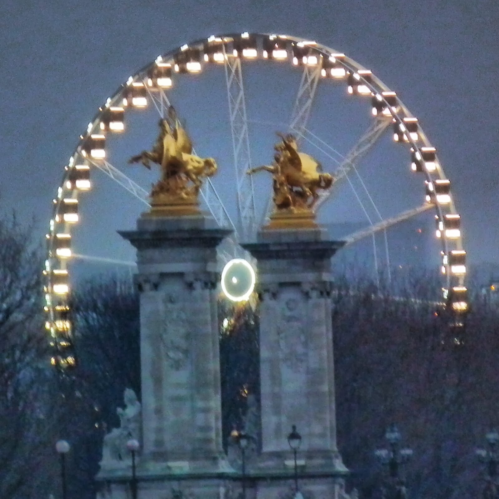 Rues de Paradis: Joyeux Noël: Christmas Eve and Christmas Morning in