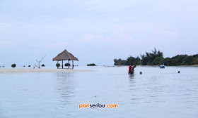 pasir Pantai Perawan wisata Pulau Pari