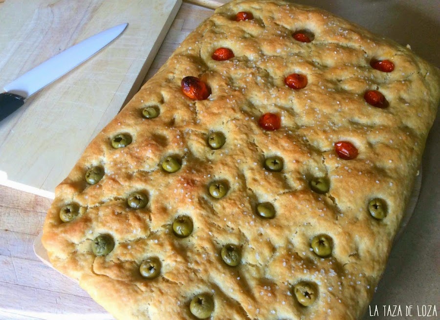 focaccia-con-tomates-y-aceitunas