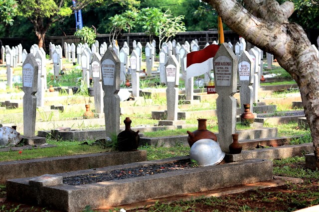 Taman Makam Pahlawan di Bintaro