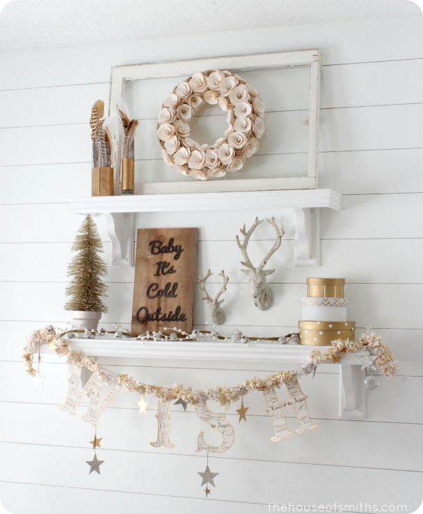 Gold Christmas home decor - thehouseofsmiths.com #golddecor #christmasdecorating #houseofsmiths #christmasshelfdecor #christmasdecoratingideas