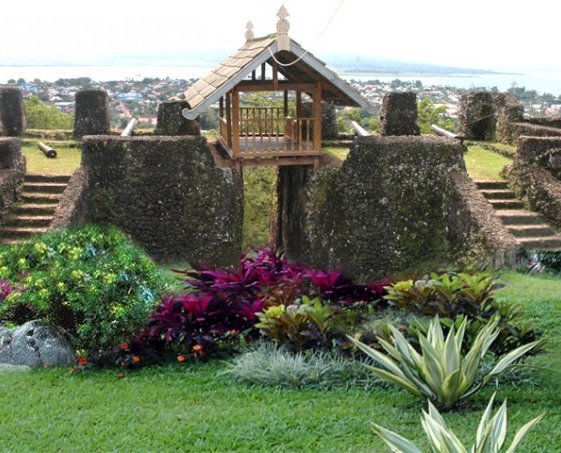 Forum Pecinta Bangunan Kuno: Benteng Keraton Buton