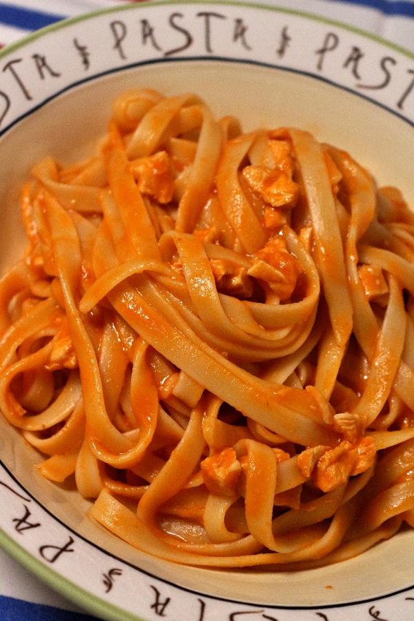 Mission: Food: Fettuccine with Venetian Chicken Sauce