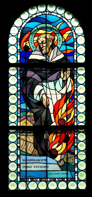 Błogosławiony Czesław od kul ognistych, witraż w kościele św. Bonifacego na Nadodrzu