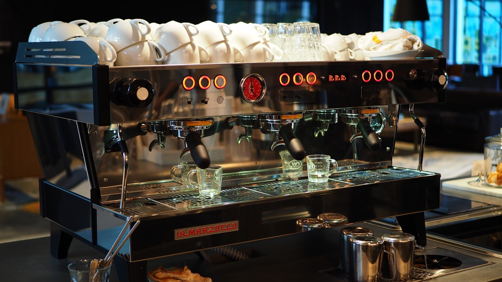 La Marzocco Cafe & Showroom Seattle SveetesKapes