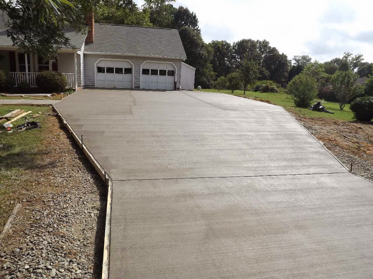 Atlantic Coast Concrete Pilot Mountain 4,000 PSI Driveway