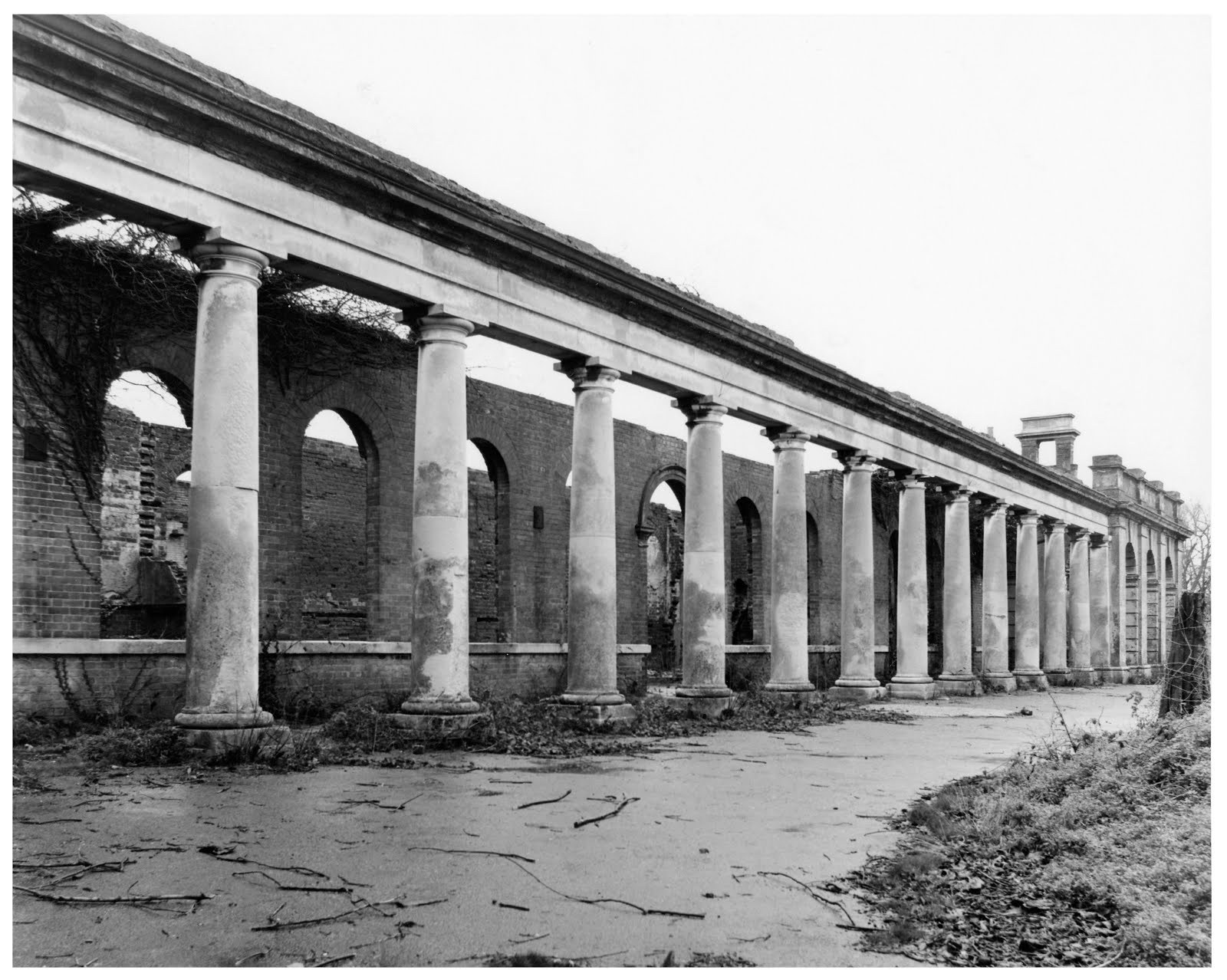 Colonnade 1869