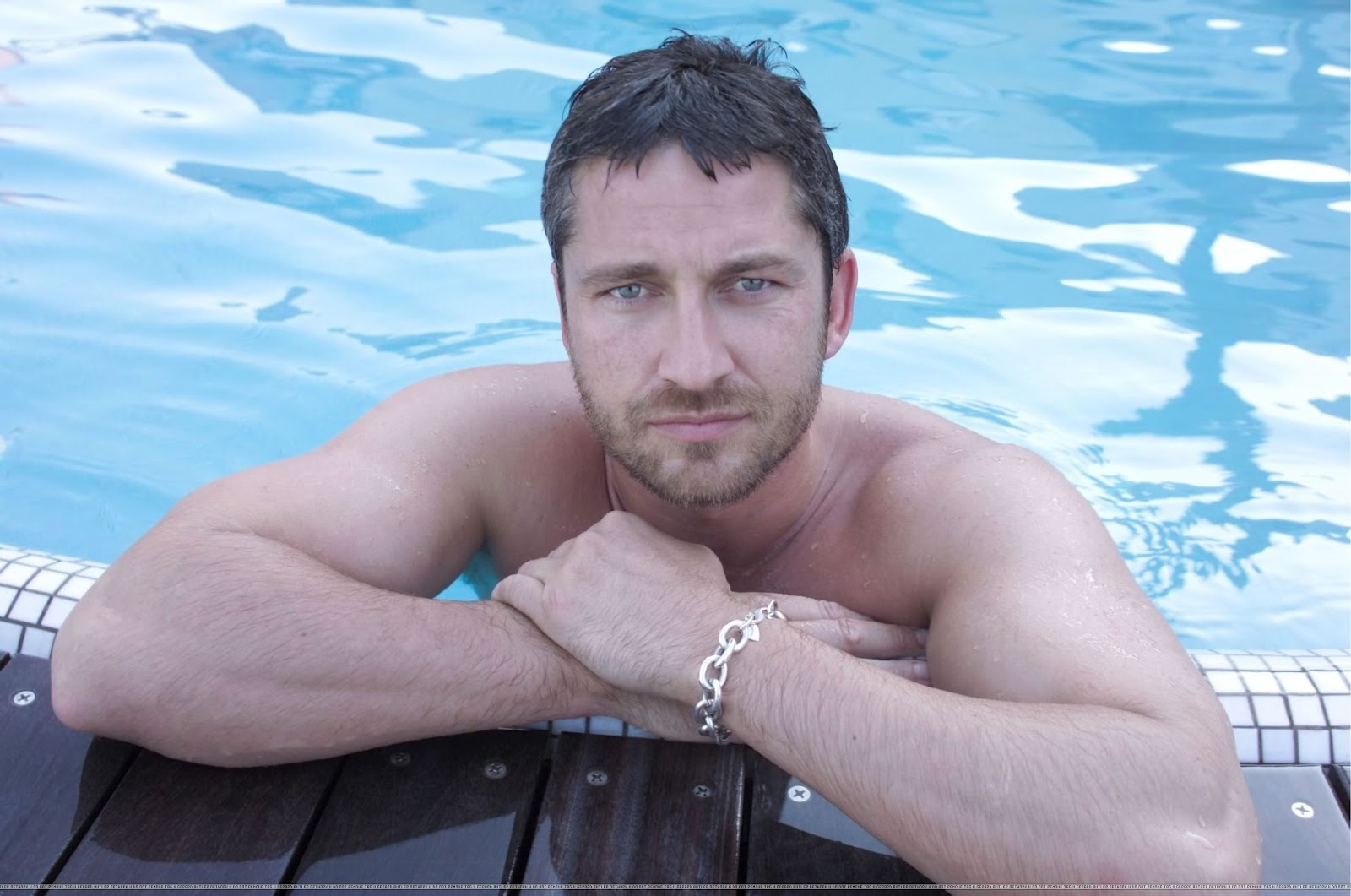 Фото мужчины 30 лет в бассейне